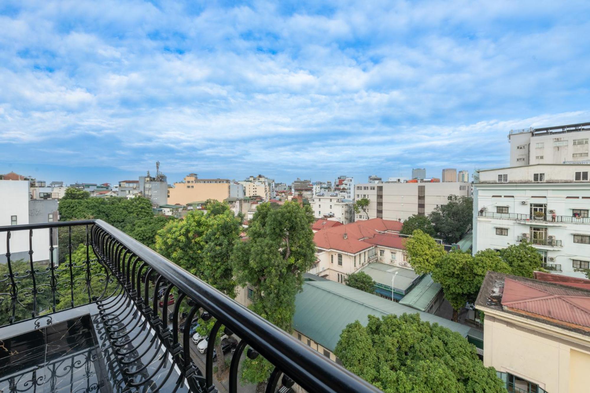 Avani Central Hanoi Hotel Exterior photo